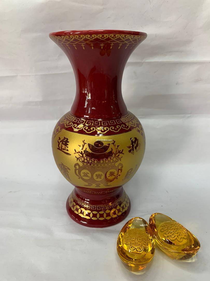 红招财花瓶